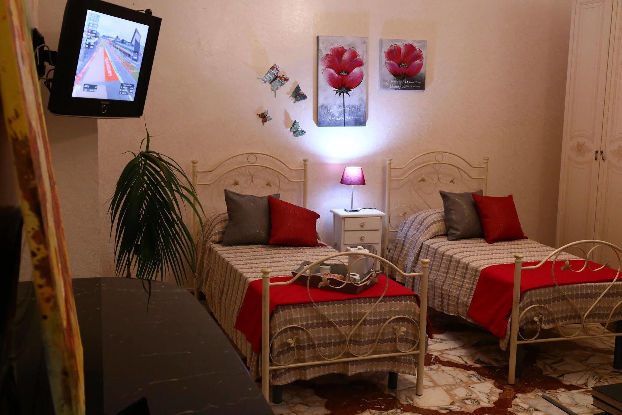 Il Giardino Delle Calendule B&B Solarino Dış mekan fotoğraf